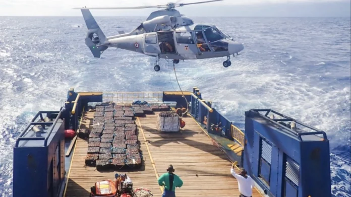 Το πολεμικό ναυτικό της Γαλλίας κατάσχεσε πάνω από 4 τόνους κοκαΐνης σε πλοίο στη γαλλική Πολυνησία