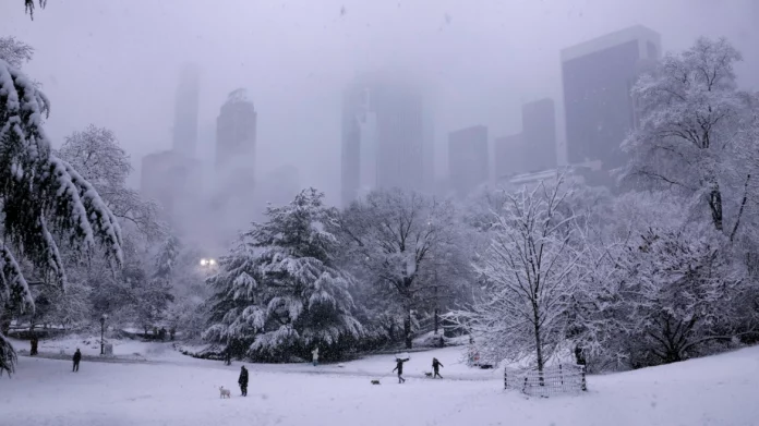 Τουλάχιστον 13 νεκροί από υποθερμία στη Νέα Υόρκη εν μέσω σφοδρού κύματος ψύχους