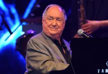 Πέθανε σε ηλικία 86 ετών ο Νιλ Σεντάκα: Από παιδί-θαύμα της κλασικής μουσικής σε διαχρονικό αστέρα της ποπ