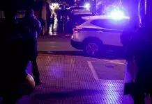 Θεσσαλονίκη: Συμπλοκή έξω από εστιατόριο μετά από τροχαίο – Πετούσαν τραπέζια και καρέκλες μπροστά σε θαμώνες