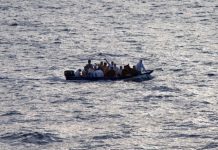 “Τους παρατάς στη θάλασσα”, η επίσημη πολιτική για πρόσφυγες