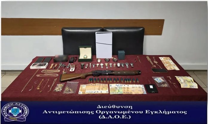 Θεσσαλονίκη: Εξαρθρώθηκε σπείρα που είχε ρημάξει σπίτια και οχήματα – Παρακολουθούσαν τα θύματά τους