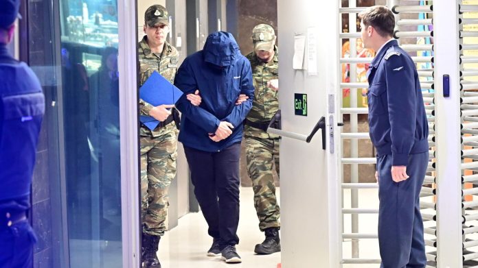 Τα κενά που «στοιχειώνουν» την υπόθεση κατασκοπείας του σμήναρχου