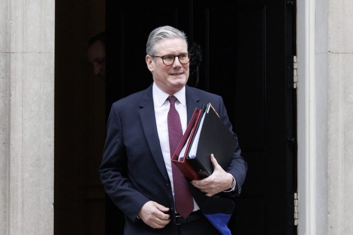 Τριγμοί στη Βρετανία από την υπόθεση Επστάιν: Παραιτήθηκε ο επικεφαλής του επιτελείου του Στάρμερ