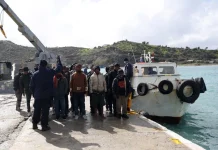 Πώς συνέβη το ναυάγιο στους Καλούς Λιμένες – Στο Ηράκλειο 87 μετανάστες, αγωνία για τους αγνοούμενους