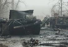 Εδώ δεν πιάνουν οι ευχές: Τέσσερα χρόνια πολέμου στην Ουκρανία, το αιματοκύλισμα που άλλαξε τον κόσμο συνεχίζεται και η ειρήνη ξεμακραίνει