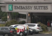 Άγριος καυγάς μεταξύ γυναικών στο λόμπι ξενοδοχείου: «Φύγε από πάνω μου»!