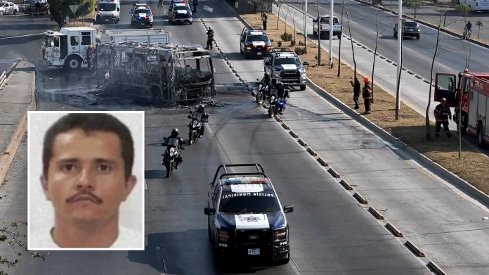 Χάος στο Μεξικό μετά την εξόντωση του βαρόνου των ναρκωτικών «Ελ Μέντσο»: Επιθέσεις σε αεροδρόμια, φωτιές και οδοφράγματα από το καρτέλ του, βίντεο