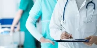 Στα όρια οι ειδικευόμενοι γιατροί στην Ελλάδα – Πανευρωπαϊκό ρεκόρ υπερεργασίας με 72 ώρες την εβδομάδα