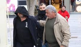 Ηράκλειο: Υπό δρακόντεια μέτρα στα Δικαστήρια ο 48χρονος που συνελήφθη με κινηματογραφικό τρόπο για κλοπές σε σπίτια