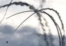 Ισραήλ: Ένας νεκρός και 14 τραυματίες από ομοβροντία ρουκετών της Χεζμπολάχ εναντίον της Ναχαρίγια