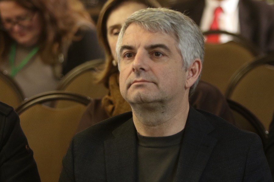 8e9ac541abede4214f2cfb5f7ad02871_L