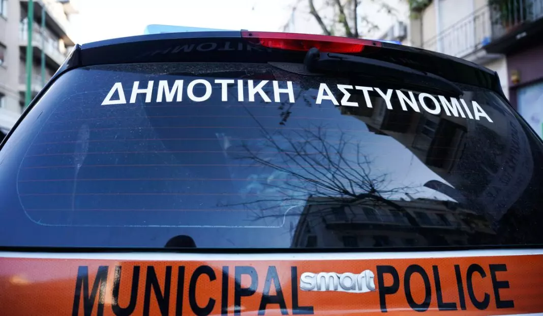 ΔΡΑΣΗ ΤΟΥ ΔΗΜΟΥ ΑΘΗΝΑΙΩΝ ΓΙΑ ΤΟ ΠΑΡΑΝΟΜΟ ΠΑΡΚΑΡΙΣΜΑ (ΓΡΑΦΕΙΟ ΤΥΠΟΥ ΔΗΜΟΥ ΑΘΗΝΑΙΩΝ/EUROKINISSI)