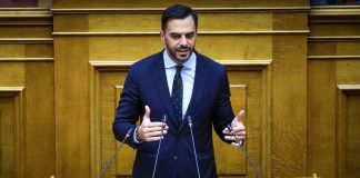 Μανώλης Χριστοδουλάκης: Μικρόκοσμος