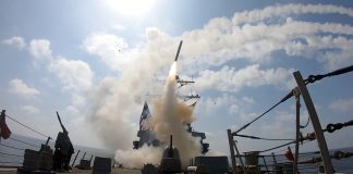 Ο Λευκός Οίκος καλεί εσπευσμένα Lockheed και Raytheon να αυξήσουν την πολεμική παραγωγή