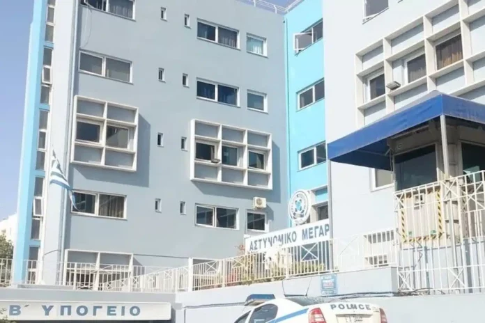 Χανιά: Αιγύπτιος αποπειράθηκε να αυτοκτονήσει στα κρατητήρια του Αστυνομικού Μεγάρου – Τον έσωσαν οι αστυνομικοί