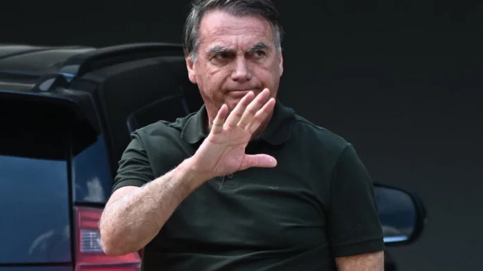 Στη ΜΕΘ και σε σοβαρή κατάσταση με βρογχοπνευμονία ο Μπολσονάρου