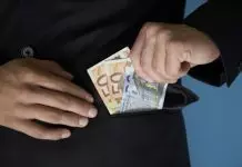 Η εξάπλωση της διαφθοράς, η παρέμβαση Μητσοτάκη και το μοίρασμα της πίτας στα επαρχιακά κανάλια