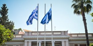 Βροχή οι εισηγήσεις για πρόωρες εκλογές μετά το Πάσχα