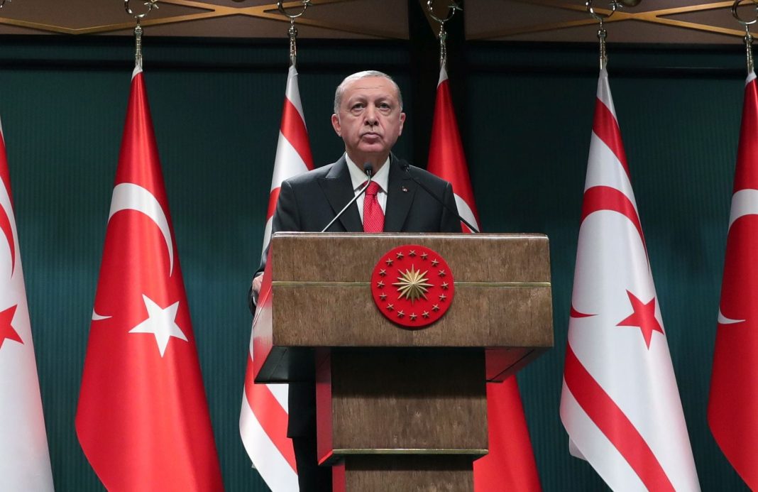 erdogan_simaia_psevdokratos