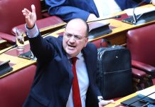 «Κοπιάρει» τη Ζωή ο Μακάριος