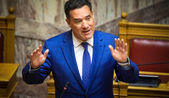 Τα “εβραϊκά” του Άδωνι έφεραν θύελλα στη Βουλή