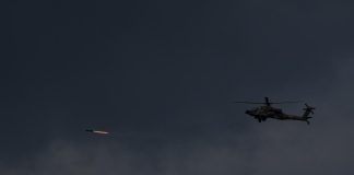 Λίβανος: Η Χεμζπολά ισχυρίζεται ότι δίνει μάχη με καταδρομείς του Ισραήλ που μεταφέρθηκαν με ελικόπτερα