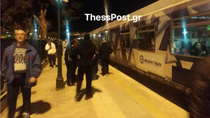 Αποκαταστάθηκε μετά από δύο ώρες η βλάβη στο τρένο που εκτελεί το δρομολόγιο Αθήνα- Θεσσαλονίκη και είχε ακινητοποιηθεί στην Οινόη