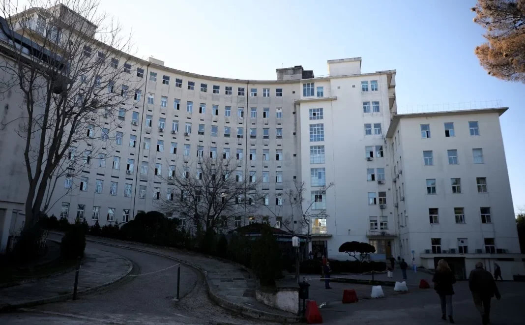 kovid_nosokomeio_kat_main