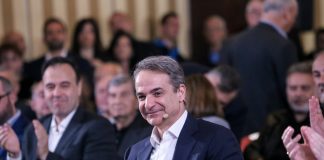 «Σφαγή» στο γαλάζιο προσυνέδριο: «Καλοταϊσμένοι και ζήτουλες αξιωμάτων»