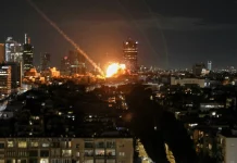 «Οι ΗΠΑ θα μπορούσαν να πάρουν το πετρέλαιο του Ιράν», λέει ο Τραμπ – Νεκρός κυανόκρανος στον Λίβανο, ιρανικό πλήγμα σε μονάδα αφαλάτωσης στο Κουβέιτ