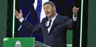 Το ΠΑΣΟΚ και η κατάθεση πρότασης μομφής