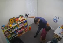 Λογοθεραπευτής στη Φλόριντα κακοποιεί αυτιστικό παιδί στη διάρκεια συνεδρίας, το χτυπάει με παπούτσι-(VIDEO)