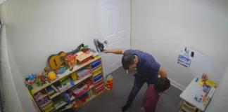 Λογοθεραπευτής στη Φλόριντα κακοποιεί αυτιστικό παιδί στη διάρκεια συνεδρίας, το χτυπάει με παπούτσι-(VIDEO)