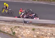 Τρομακτικό ατύχημα σε ποδηλατικό αγώνα γυναικών: Αθλήτρια έπεσε με το κεφάλι από ύψωμα για να αποφύγει καραμπόλα – (VIDEO)