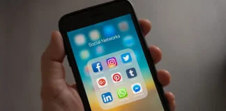 Οι εποπτικοί φορείς στη Βρετανία πιέζουν Meta, TikTok, Snapchat και YouTube να μπλοκάρουν παιδιά από τις υπηρεσίες τους