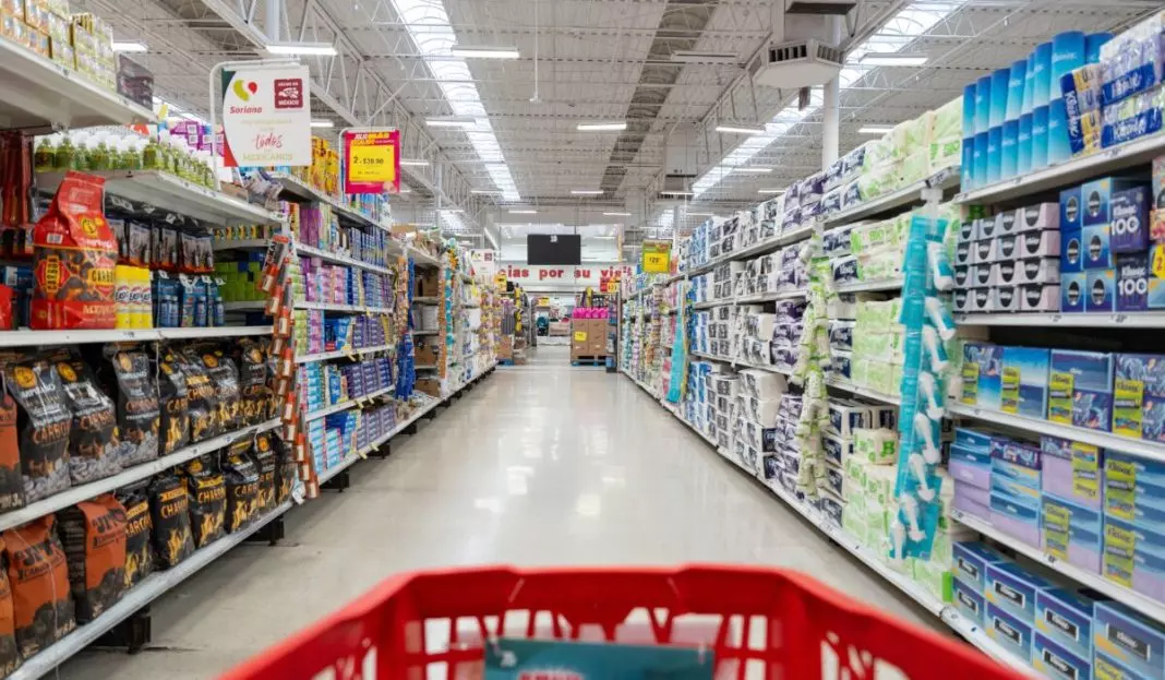 Interior,Of,Soriana,Híper,Store,Showing,Products,Neatly,Arranged,On