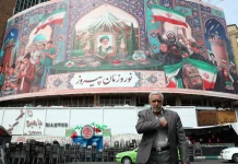 Έφηβοι από 12 ετών στις περιπολίες εθελοντών στην Τεχεράνη