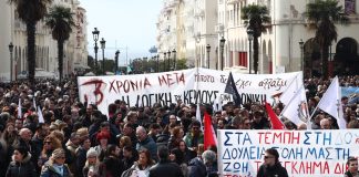 Τραγωδία των Τεμπών: Η κυβέρνηση «ποντάρει» στη δίκη ως «απάντηση» στην κοινωνία