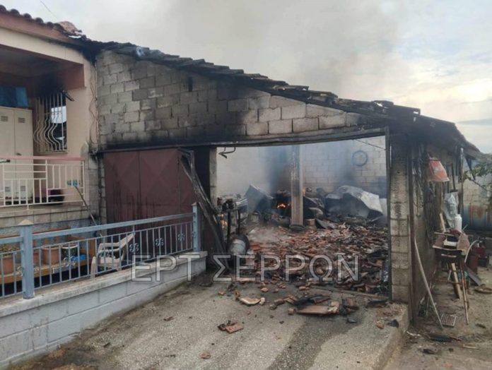 Σέρρες: Φωτιά σε μονοκατοικία στη Βαμβακιά, κατέρρευσε η σκεπή – Στο νοσοκομείο ηλικιωμένη – (ΦΩΤΟ)