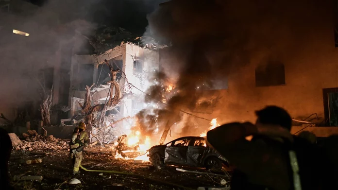 Η Χεζμπολάχ «στοχοποίησε» το Ισραήλ, βομβαρδισμοί στον Λίβανο – Γαλλία, Γερμανία, Βρετανία δηλώνουν έτοιμες για στρατιωτικές ενέργειες κατά του Ιράν