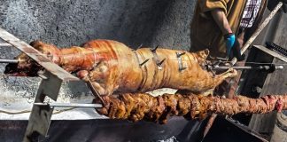 Ψήσιμο οβελία: Ο απόλυτος οδηγός για τη σούβλα – Πώς θα δέσετε και θα ψήσετε το αρνί