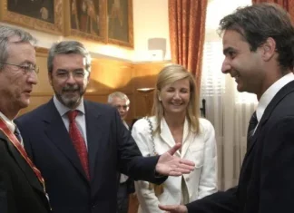 Κοίτα ποιος μιλάει για … «βαθύ κράτος»