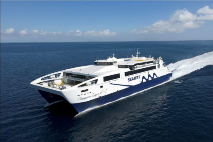 Πάρος: Aπέπλευσε κανονικά το πλοίο «Champions League Jet 1» που είχε ακινητοποιηθεί λόγω εμπλοκής άγκυρας