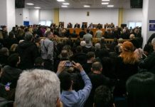 Τέμπη-δίκη: «Μαύρο» στη δημοσιότητα – Οι 36 κατηγορούμενοι