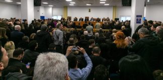 Τέμπη-δίκη: «Μαύρο» στη δημοσιότητα – Οι 36 κατηγορούμενοι