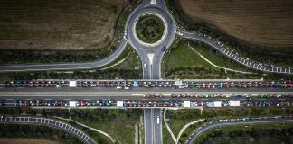 Ξανά στους δρόμους οι αγρότες – Με τρακτέρ και αγροτικά ΙΧ στην Ε-65