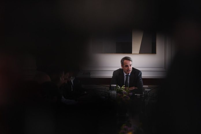 «Κρύβεται» η κυβέρνηση για το σκάνδαλο των υποκλοπών, ελπίζοντας ότι θα το «ελέγξει» και θα αποφύγει νέες αποκαλύψεις