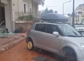 Αγρίνιο: Λύθηκε το χειρόφρενο σε αυτοκίνητο και “καρφώθηκε” σε τζαμαρία φούρνου