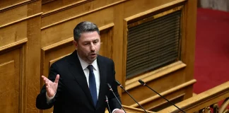 Ανδρουλάκης στη δευτερολογία του: “Εκλογές τώρα, απατηλό όνειρο η τρίτη θητεία ΝΔ”